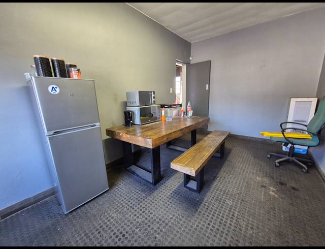 649M² WAREHOUSE TO LET IN WADEVILLE
